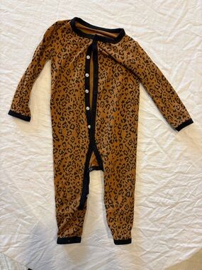 Kyte BABY Leopard Print Romper with Black Trim